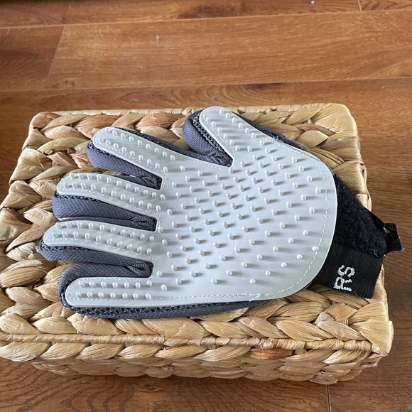 Pet grooming glove - Picture 2 of 4